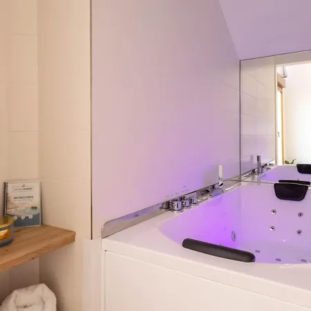 Centro - Jacuzzi - Parking Privado - Wifi - Playas *