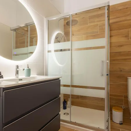 Апартаменты Centro - Jacuzzi - Parking Privado - Wifi - Playas