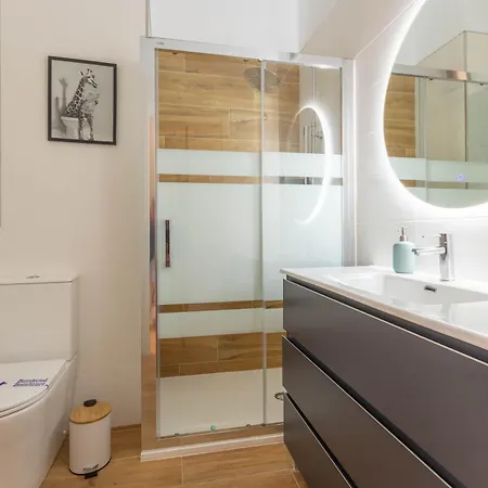 Centro - Jacuzzi - Parking Privado - Wifi - Playas *